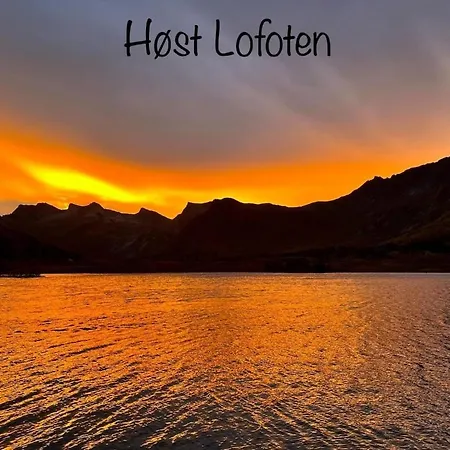 Large Detached House In The Middle Of Lofoten Holiday home Hopen (Austvagoy)