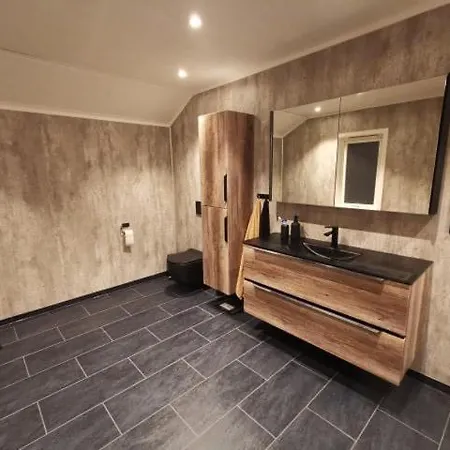 Large Detached House In The Middle Of Lofoten Hopen (Austvagoy)