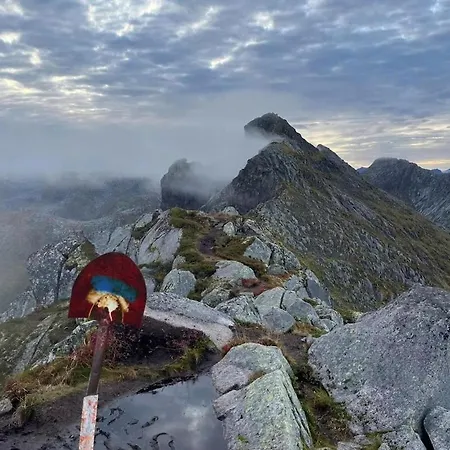 Large Detached House In The Middle Of Lofoten * Hopen (Austvagoy)