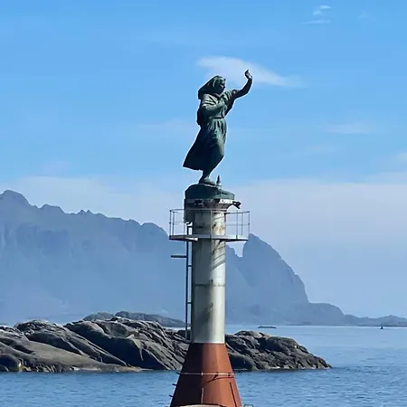 Large Detached House In The Middle Of Lofoten Holiday home *