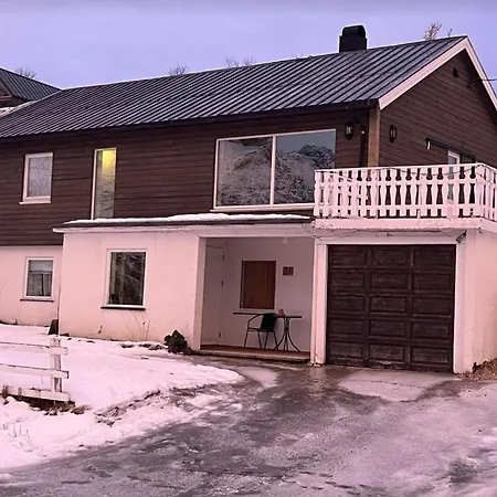 Large Detached House In The Middle Of Lofoten *