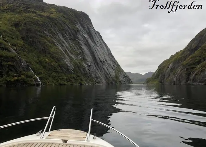 Large Detached House In The Middle Of Lofoten Casa vacanze *