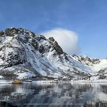 Large Detached House In The Middle Of Lofoten Prázdninový dům *