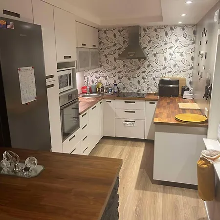 Large Detached House In The Middle Of Lofoten בית נופש
