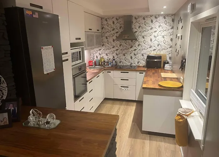 Large Detached House In The Middle Of Lofoten בית נופש